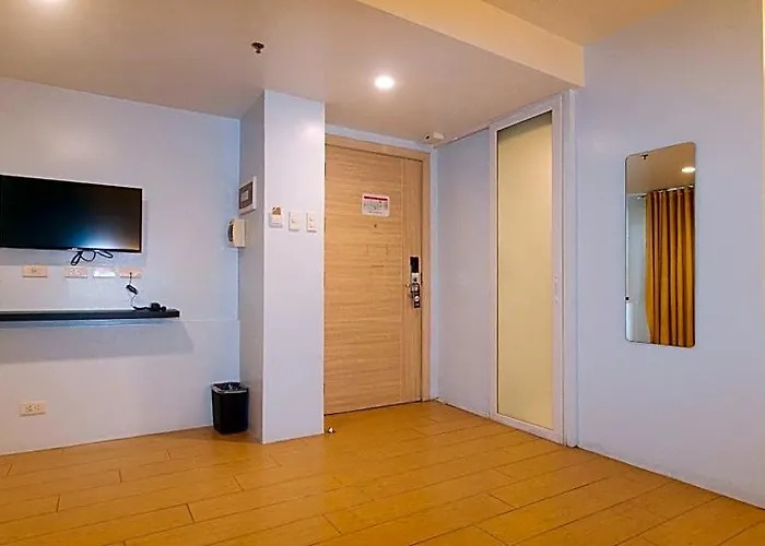 酒店 Reddoorz At Luxelite Makati